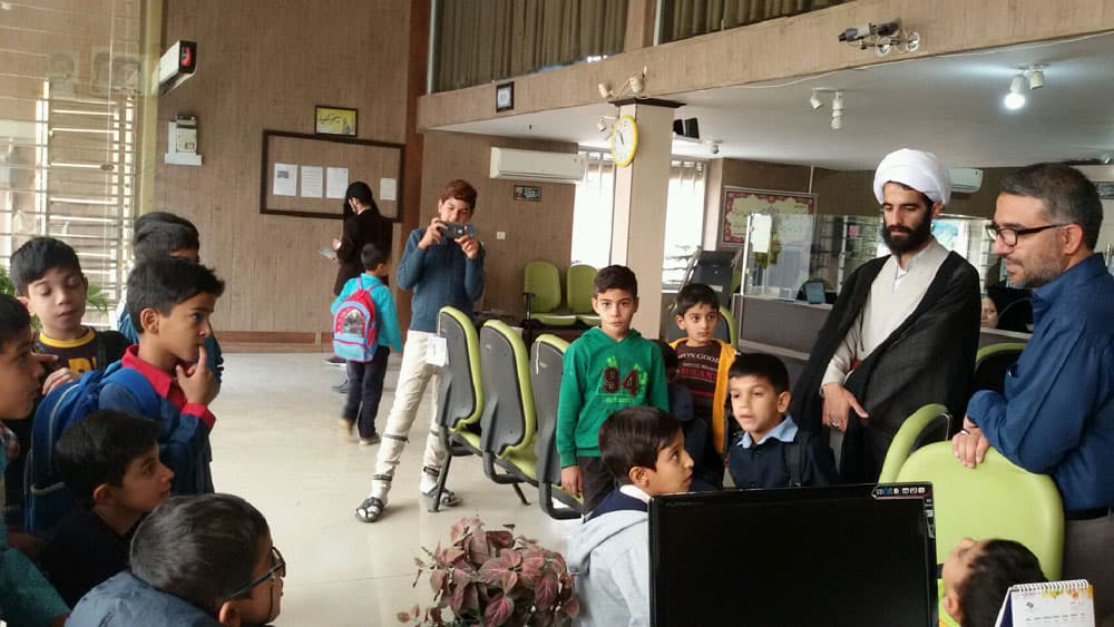 بازدید مکتب اسلامی طبس از صندوق ولیعصر طبس